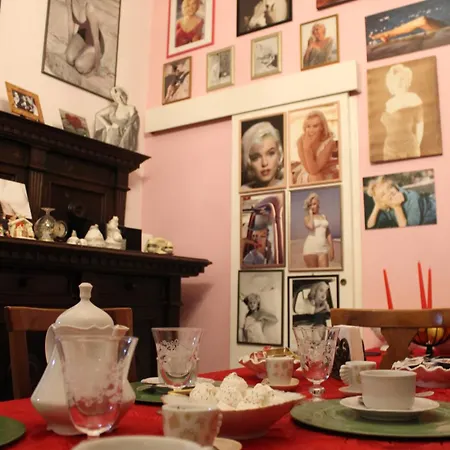 Oda ve Kahvaltı Marilyn *