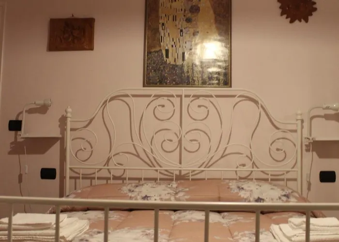 Oda ve Kahvaltı Marilyn Ravenna